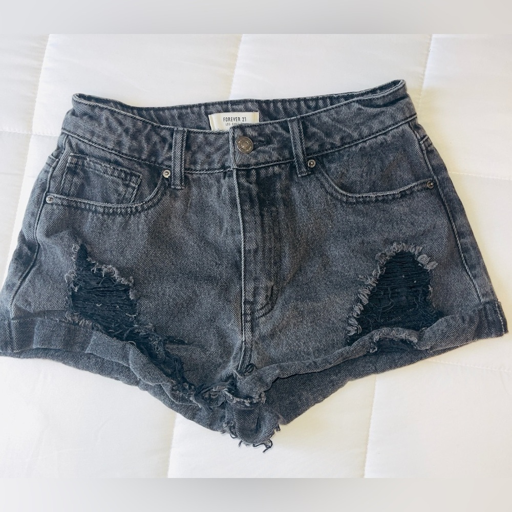 Forever 21 black denim, high waisted, shorts⭐️